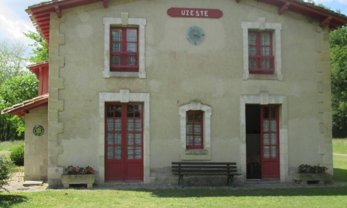 Uzeste House | Gite DE LA Gare - Uzeste