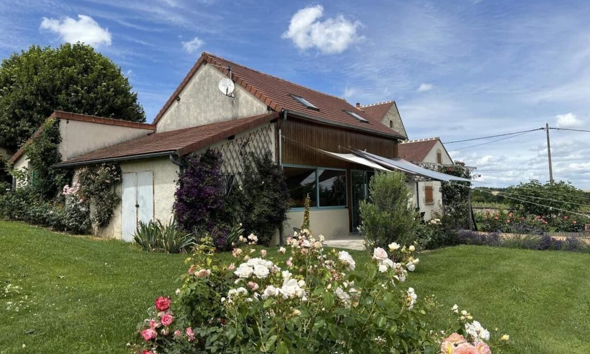 Louchy-Montfand House | Gite de la roseraie
