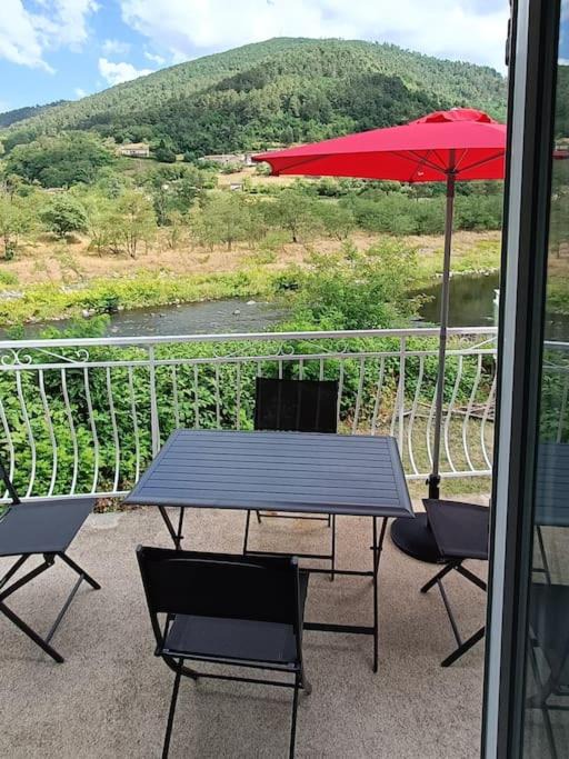 Les Ollieres-sur-Eyrieux House | Gite de POUNARD accès rivière privée