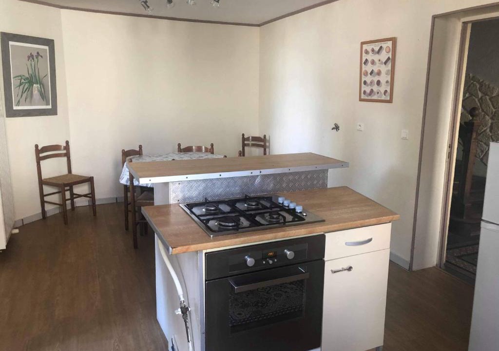 Le Donjon House | gite de village 6 pers