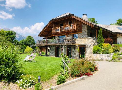 Saint-Andre-d'Embrun Apartment | GITE DES CHAMBRES D'OREL