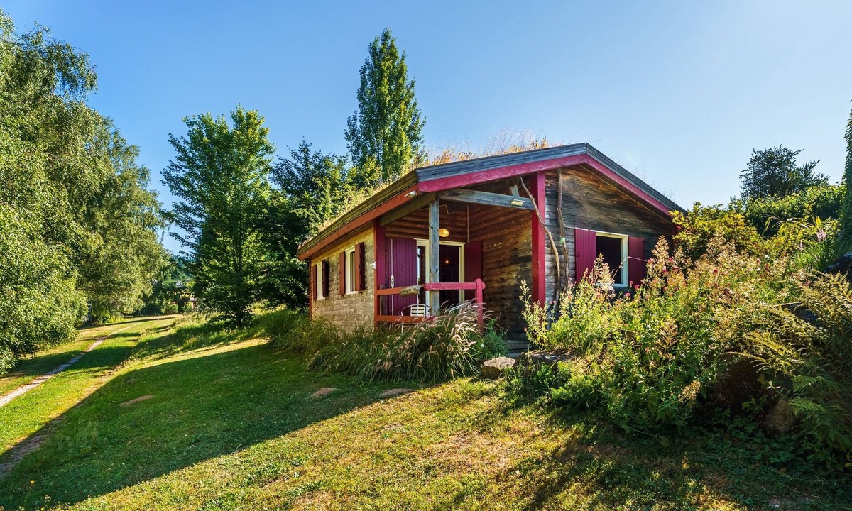 Saint-Prix House | Gite des fleurs - Compagnon Rouge