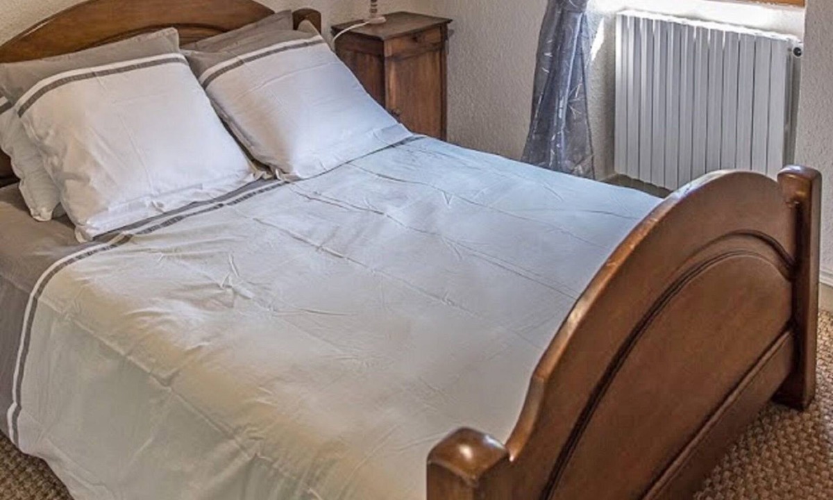 Saint-Priest House | Gite du clos long, in a secluded hamlet