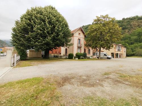 Tarascon-sur-Ariege House | Gite du Domaine Laffraut