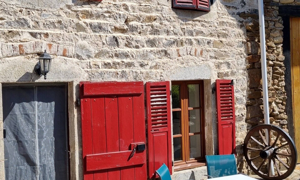 Saint-Vert House | Gîte du Doulon – Perfect for Couples with a Baby or Young Child