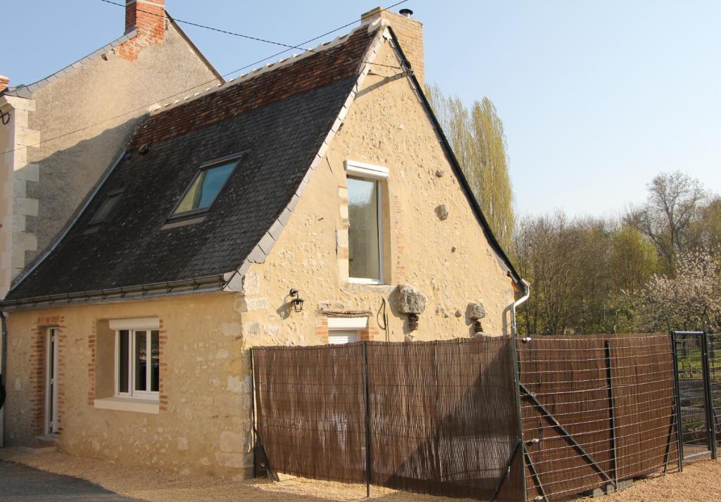 Artannes-sur-Indre House | Gite du Moulin de Balzac