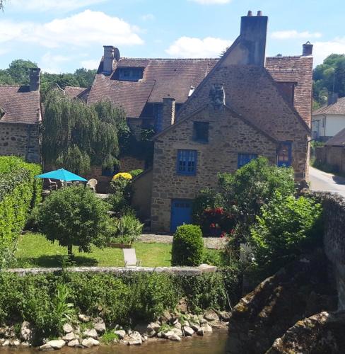 Moulins-le-Carbonnel House | Gite du Pont Saint-Céneri-Le-Gérei dans les Alpes Mancelles