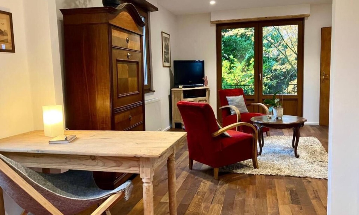 Bischwiller Apartment | Gite du ried, quiet accommodation surrounded by greenery.