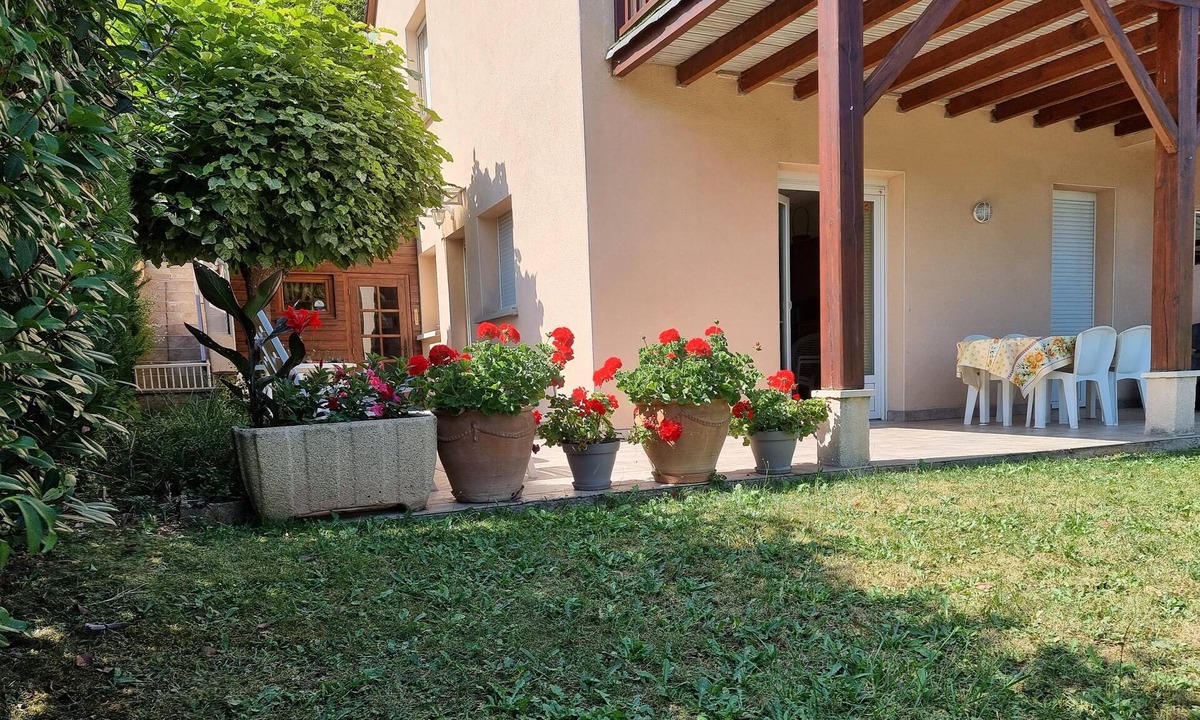 Marcillac-Vallon House | GITE du SOLEIL LEVANT CLIMATISE - WIFI - CONQUES MARCILLAC - 4/5 pers.