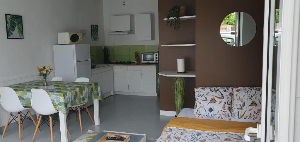 La Flocelliere House | Gite Duguesclin
