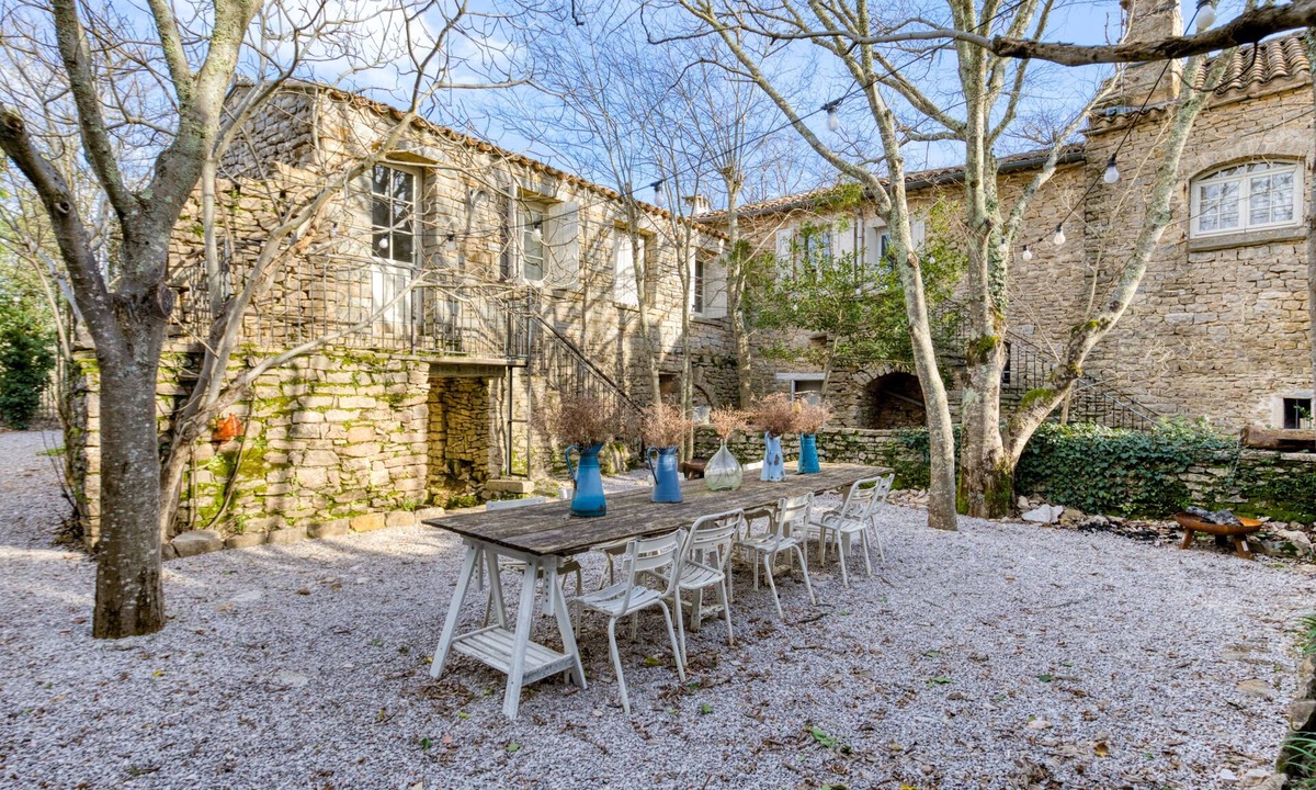 Rouet House | Gîte "En Famille" with Mountain View, Shared Pool and Wi-Fi