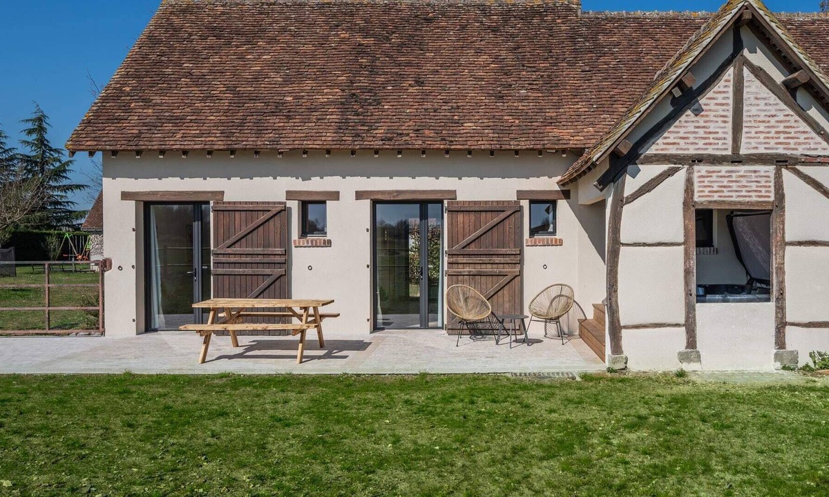 Mery-sur-Cher Cottage | Gîte-Exclusive-Ensuite with Shower-Countryside view