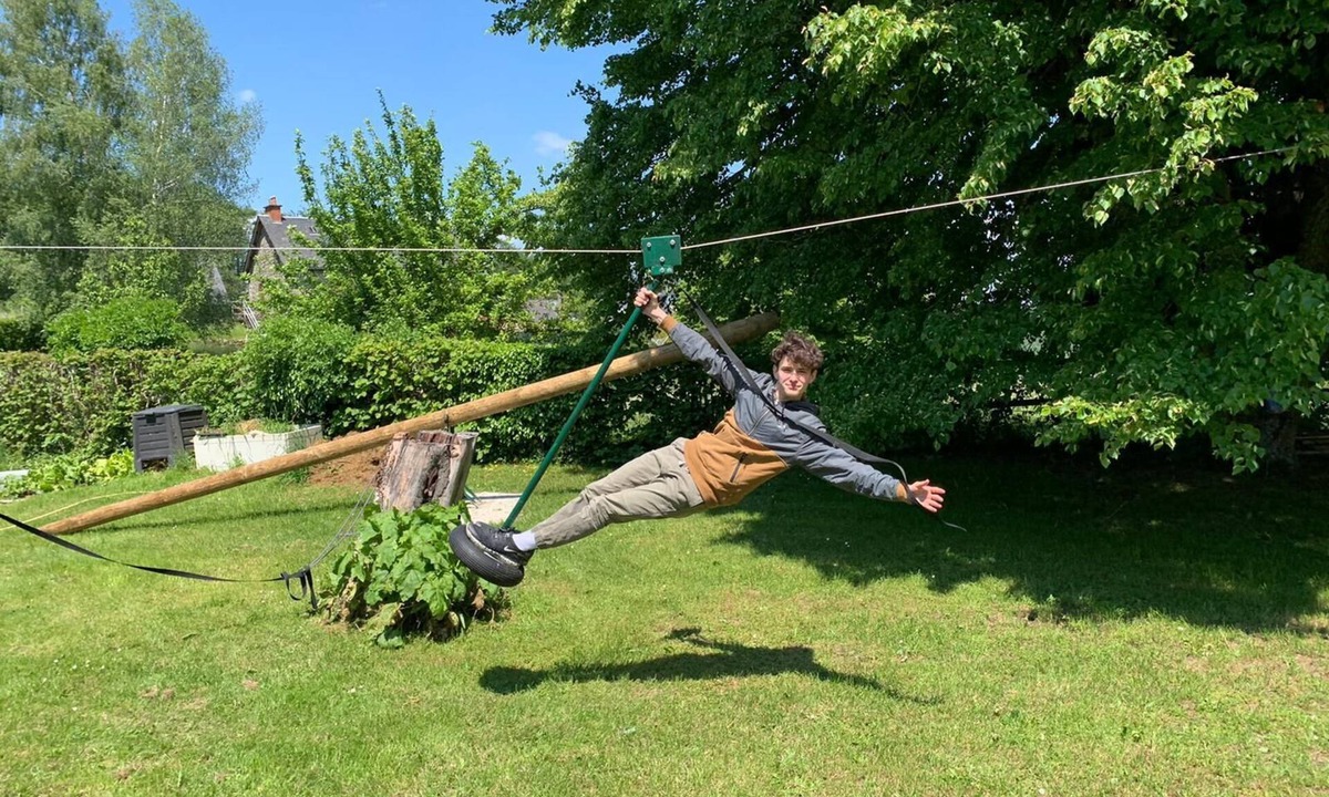 Saint-Exupery-les-Roches House | Gite for 15 people