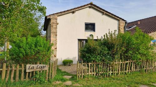 Saint-Christophe-du-Ligneron House | Gites O Ptit Bonheur - Vendée - 2 Maisons de 85 m2 chacune avec piscine extérieure chauffée & couverte