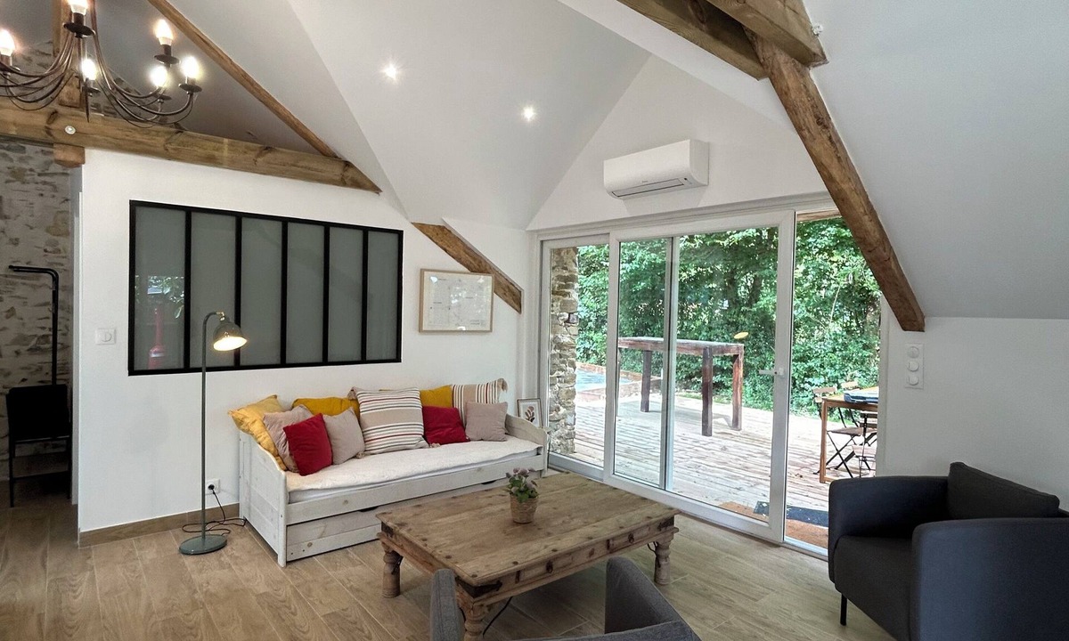 Saint-Clement-de-la-Place House | Gîte in the heart of the forest 17kms from Angers