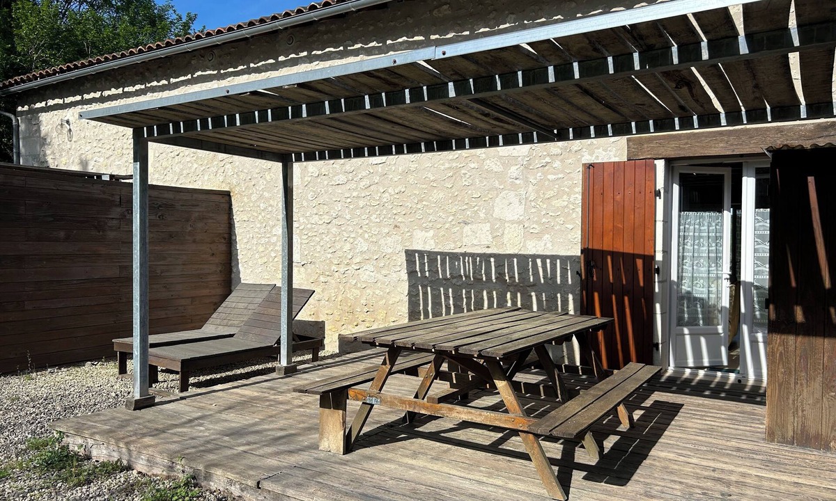 Saint-Vincent-de-Connezac House | Gîte in the heart of the forest