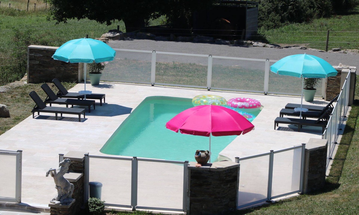 Sainte-Juliette-sur-Viaur Cottage | Gite 1 at Gary's equestrian farm