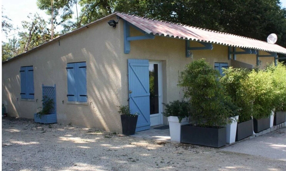Laree House | Gîte 'Gite Iago' with Private Terrace, Shared Garden and Wi-Fi