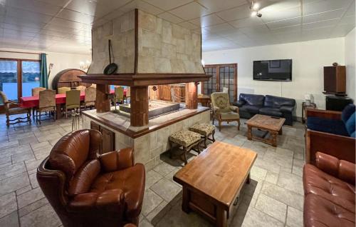 Montpinchon House | Gite Grande Capacité