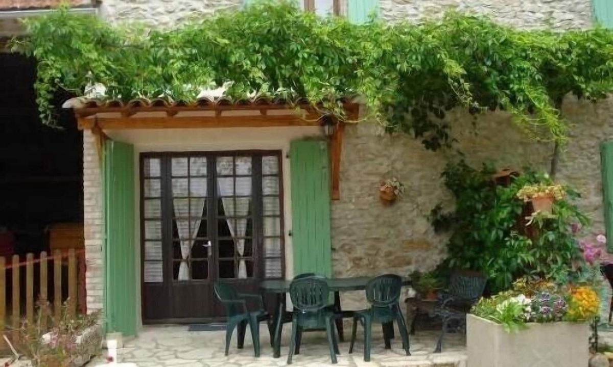 Ribaute-les-Tavernes Apartment | Gite in an old silk house