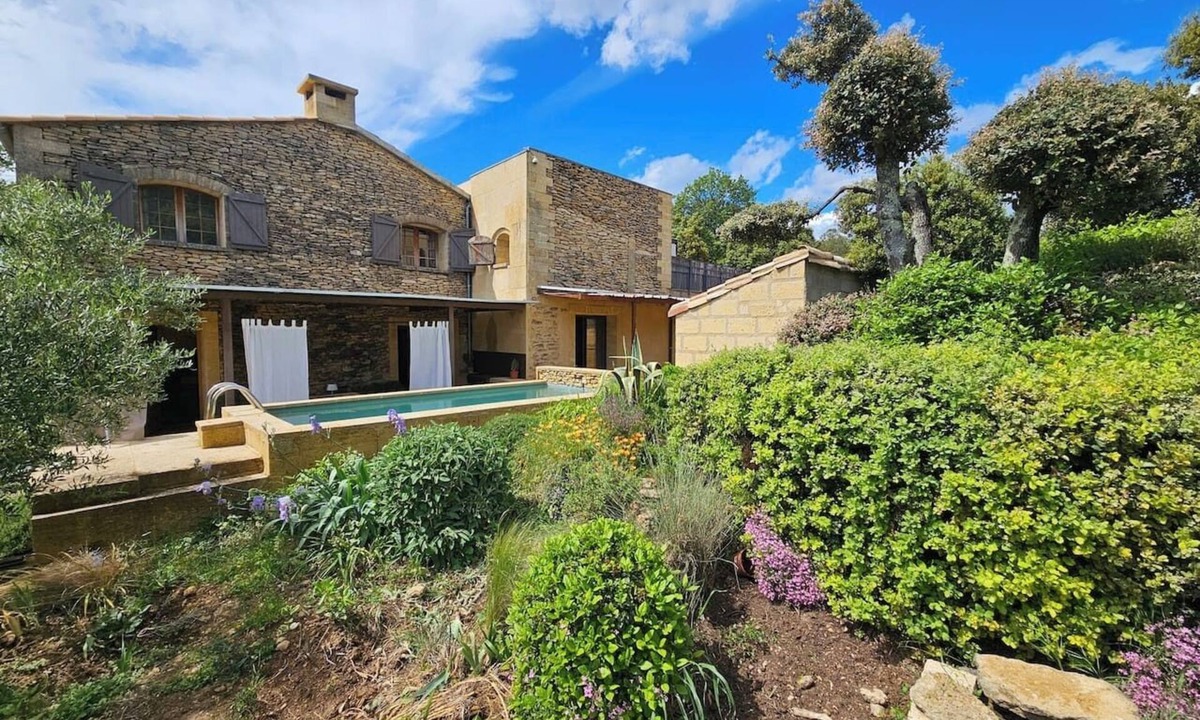 Vers-Pont-du-Gard House | Gite in renovated Mas provençal with private pool