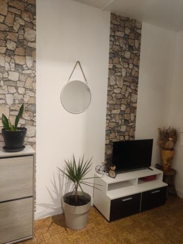 Romilly-sur-Seine Apartment | gite l'olivier 2