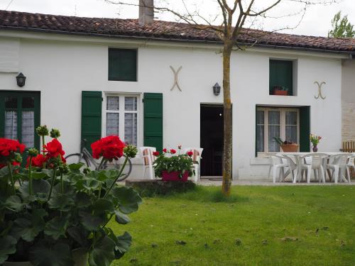 Saint-Hilaire-la-Palud House | Gite La Ferme - Les Gites Du Moulin