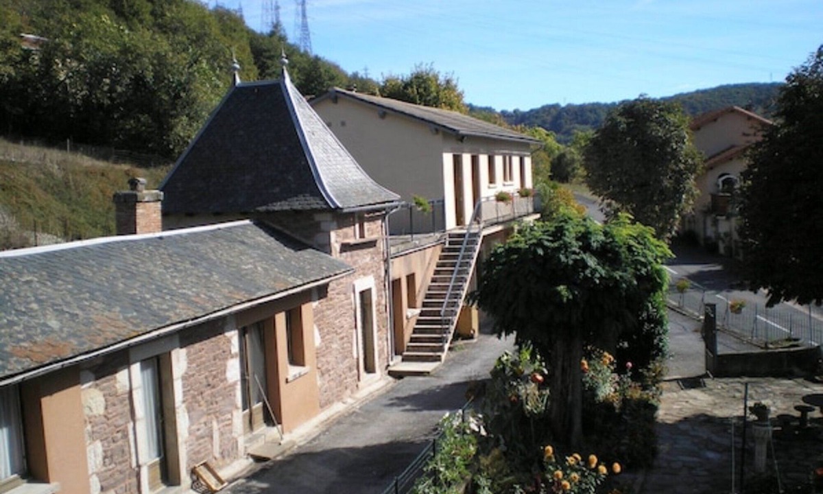 Saint-Victor-et-Melvieu House | Gite La Combe de Melvieu with Mountain View