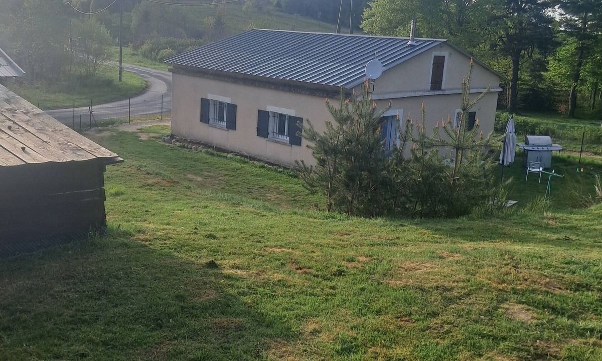 Issanlas House | Gite la gloire de mon pere all comforts quiet pets welcome