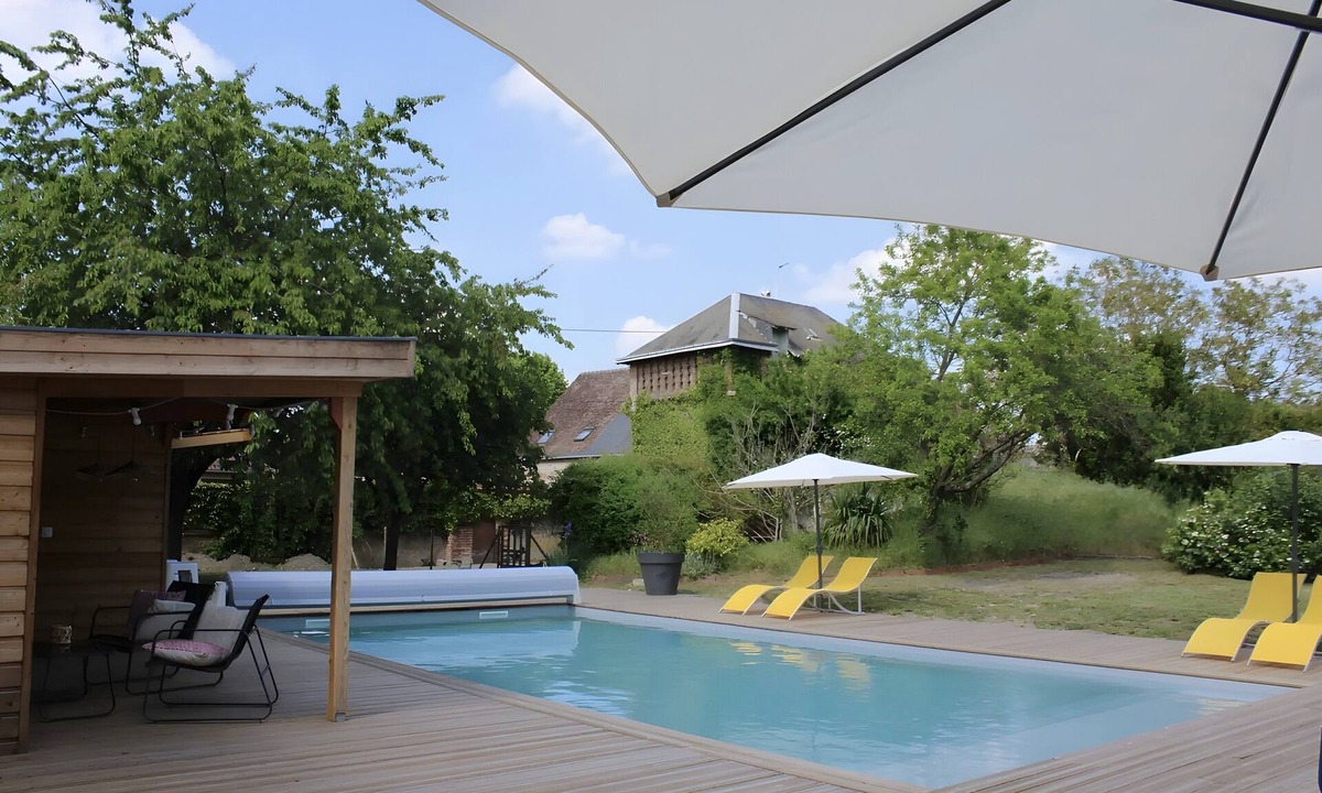 Veuves Apartment | Gite "La Glycine" for 2 with Heated Pool from Mid-May to September
