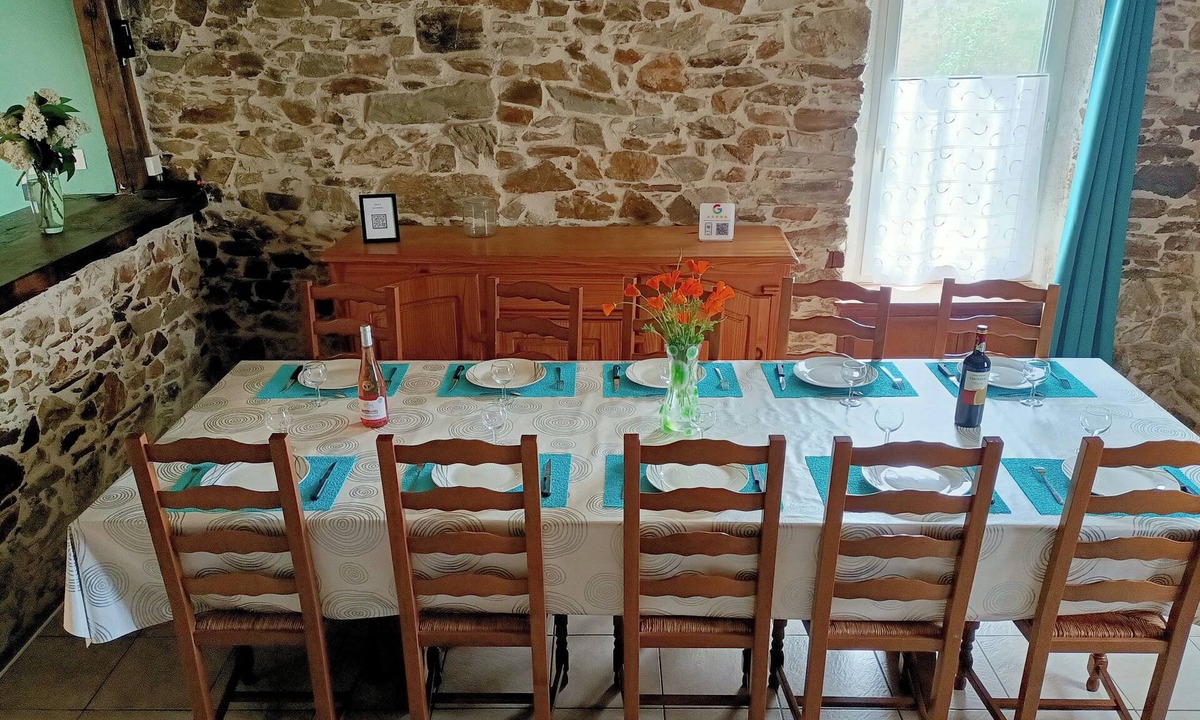 Chavagnes-en-Paillers House | Gîte La Morinière with its terrace and enclosed garden without any vis-à-vis.