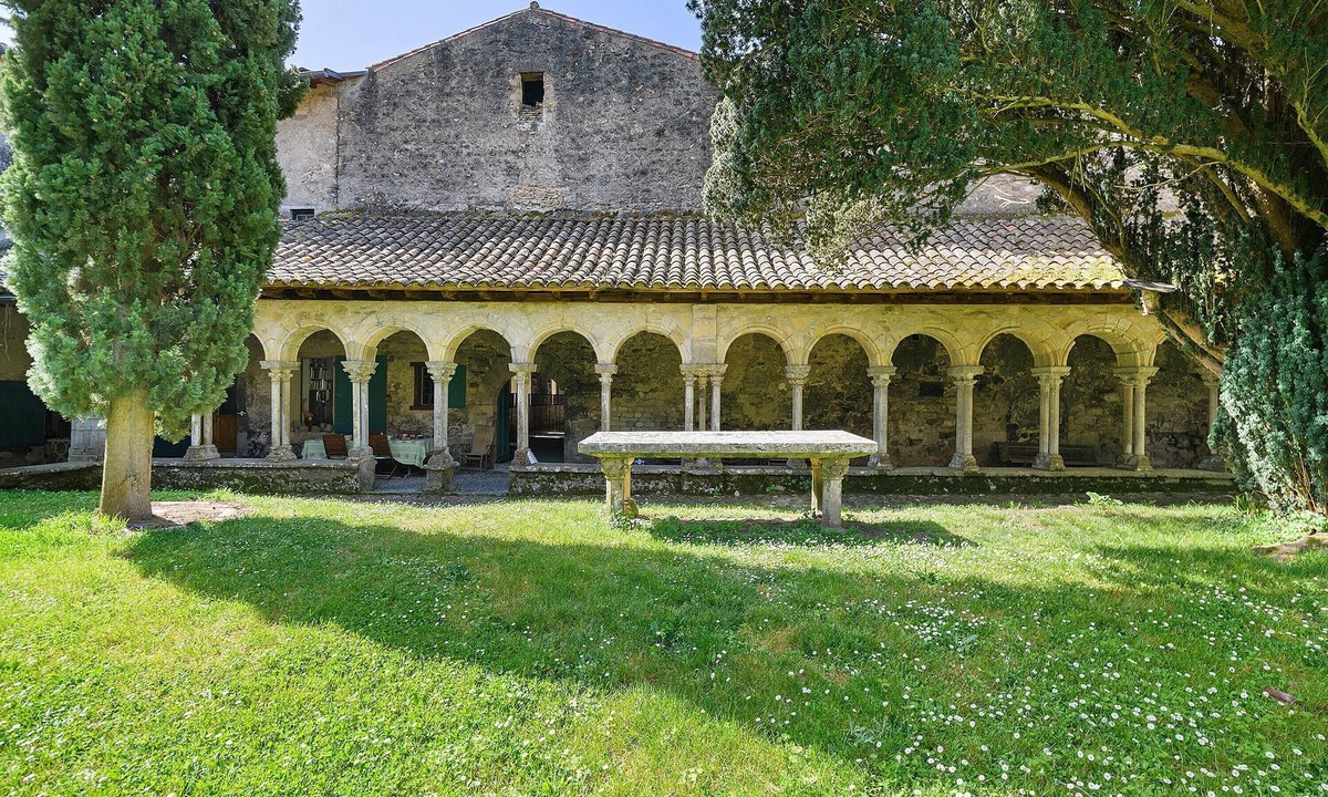 Saint-Martin-le-Vieil Cottage | Gîte “La Maison d'Albert” with Private Terrace, Shared Garden, and Wi-Fi