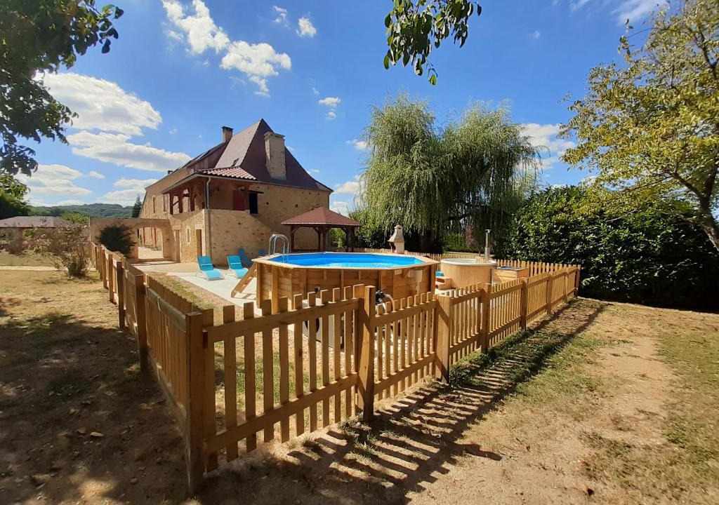 Siorac-en-Perigord Apartment | Gite La Périgourdine Domaine BENESTER 4 à 6 personnes