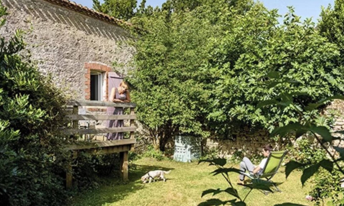 Mortagne-sur-Sevre House | Gite la petite maison in Mortagne sur sévre