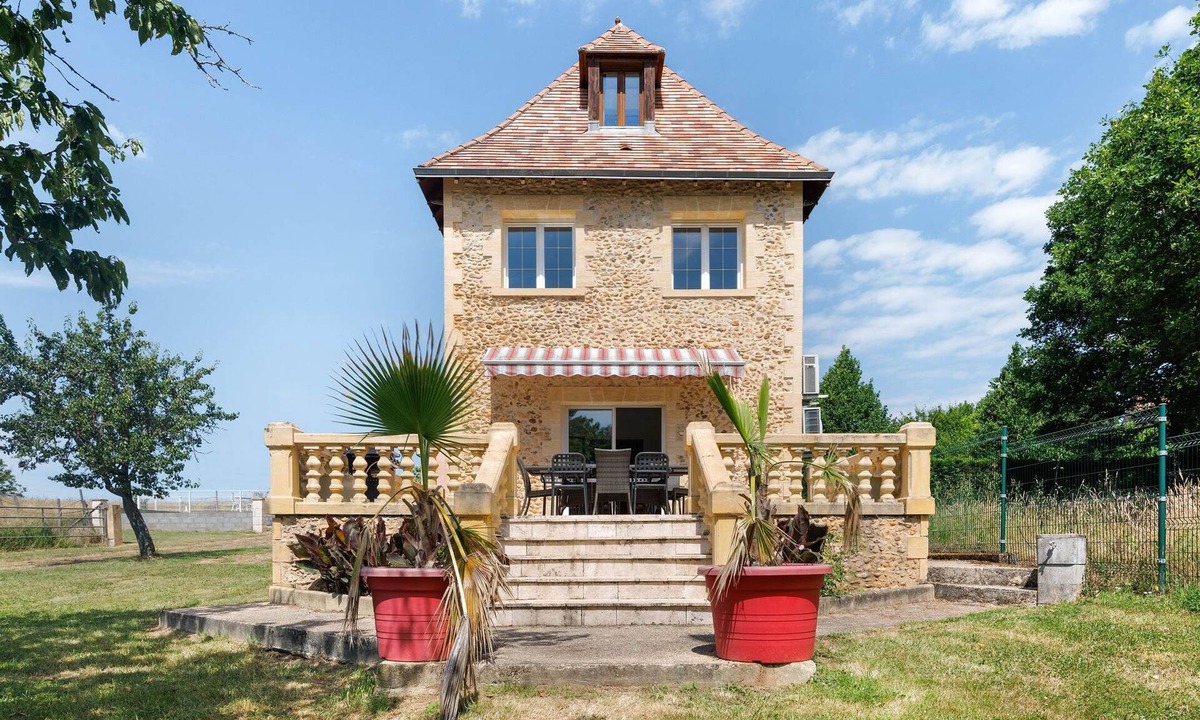 Saint-Geyrac House | Gite La Petite Prairie + annex, private swimming pool for group holidays