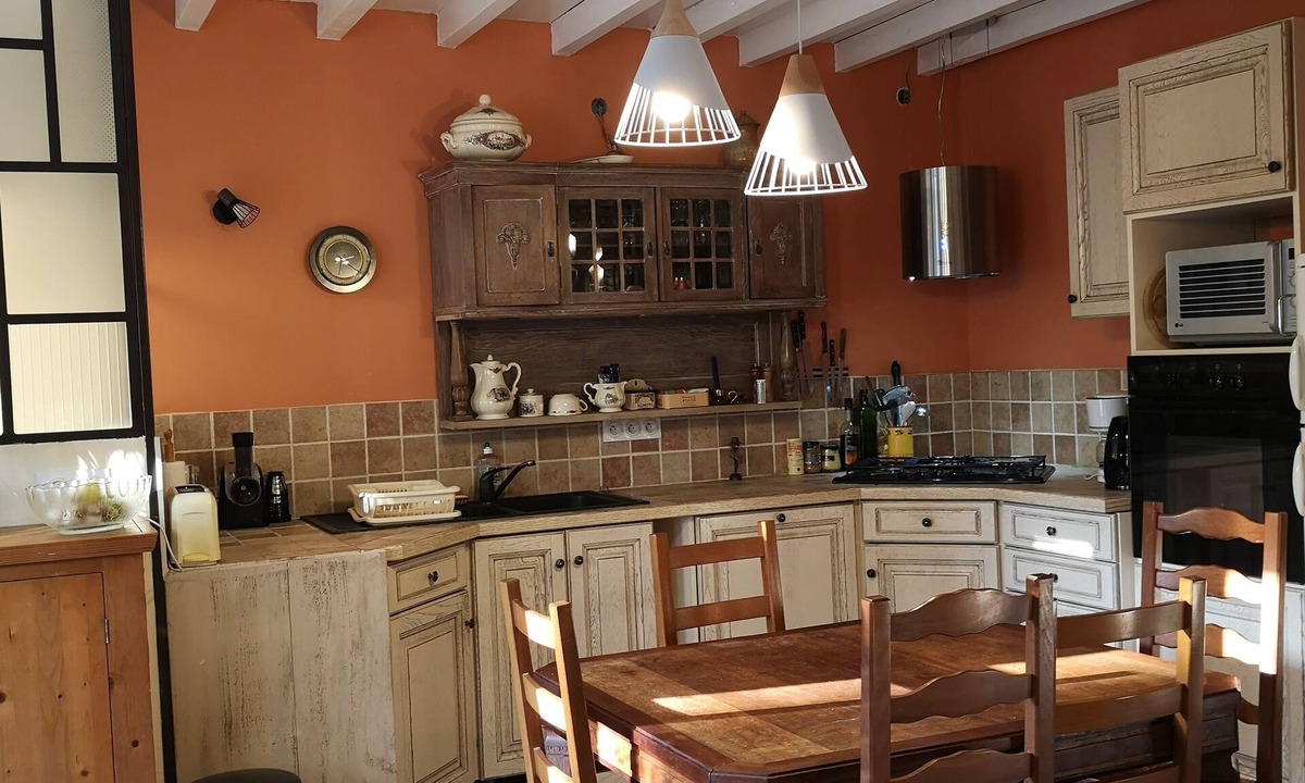 Saint-Franchy House | Gite La Tanière d'Ysengrin a cosy house in the heart of a Burgundy village