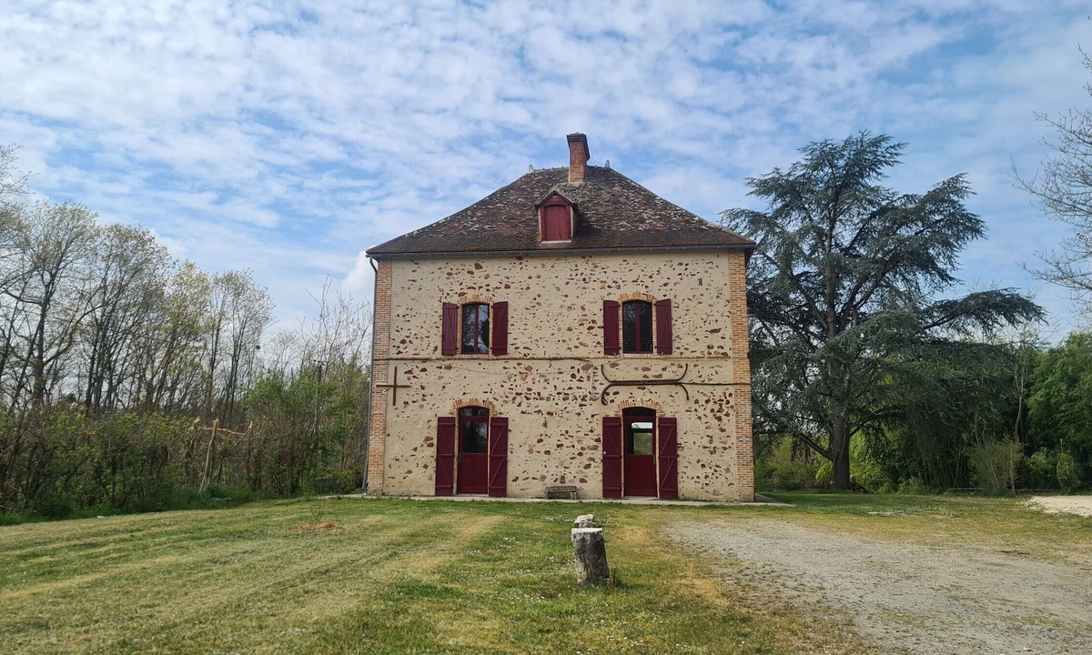 Le Blanc Cottage | Gite Le Blanc, 4 bedrooms, 10 persons