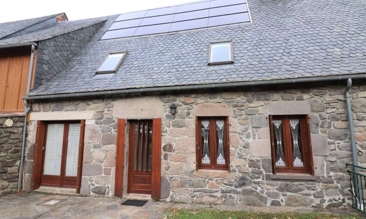 Le Claux Cottage | Gite Le Claux, 4 bedrooms, 6 persons