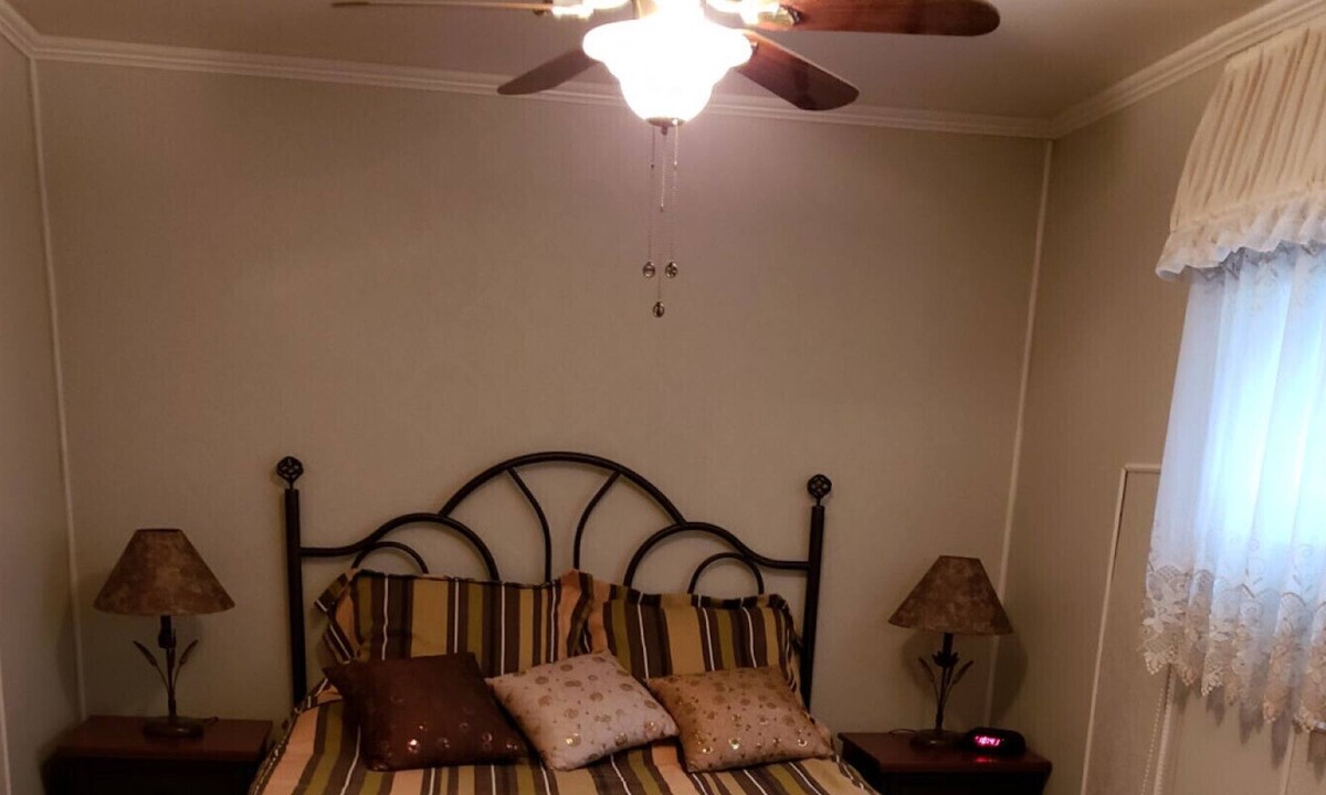 Saint-Paulin Bed & Breakfast | Gîte le Grandelinois - L'Angeline - Queen bed suite with sofa bed