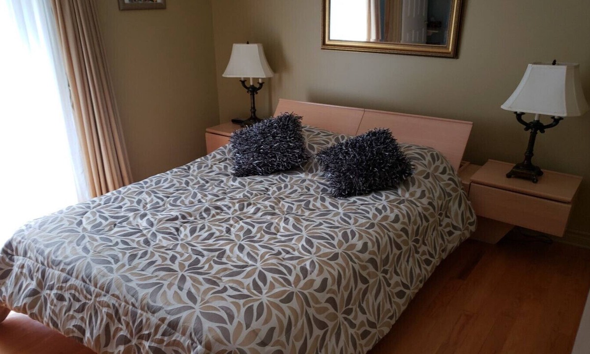 Saint-Paulin Bed & Breakfast | Gîte le Grandelinois - La Bolduc - Room with Queen bed
