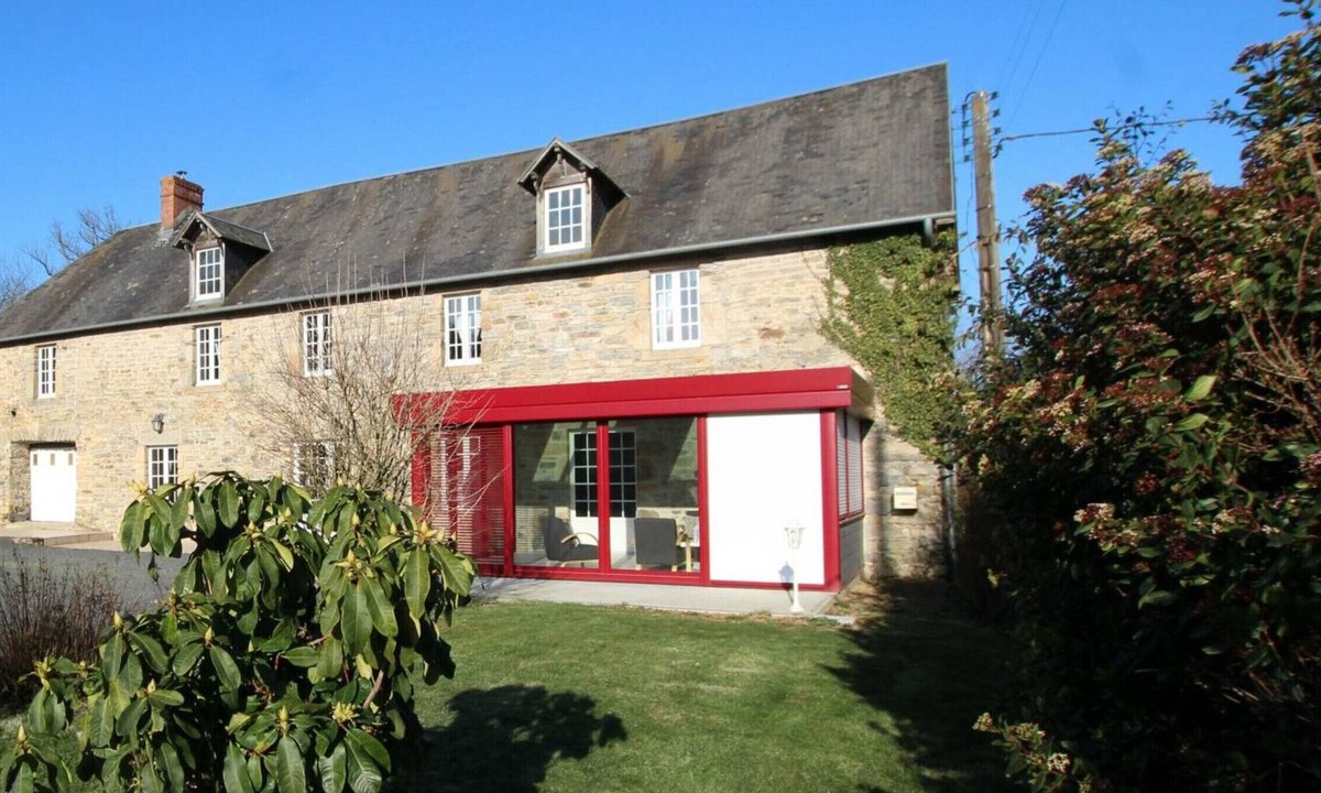 Le Lorey House | Gite Le Lorey, 4 bedrooms, 9 persons