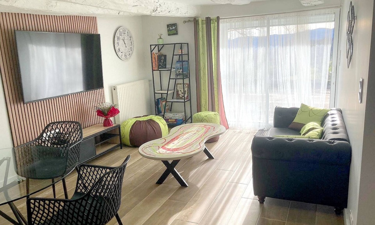 Montrozier Apartment | Gite Le Prédaïou, sleeps 4