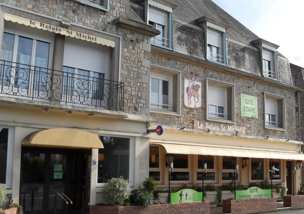 Domfront Bed & Breakfast | Gite Le Relais Saint Michel