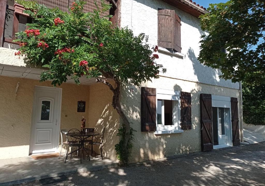 Corbarieu Apartment | Gite "Le SEQUOIA"