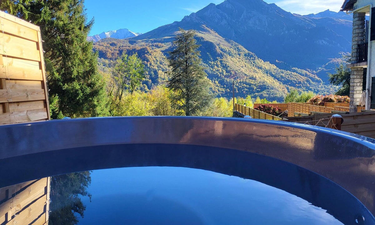 Arrens-Marsous Cottage | Gîte le soum in the Pyrenees with Nordic Bath & Sauna