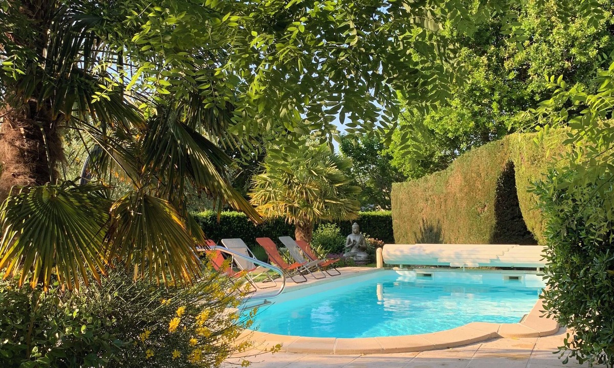 La Bohalle House | Gite Le Tournesol with all modern comforts and heated swimming pool