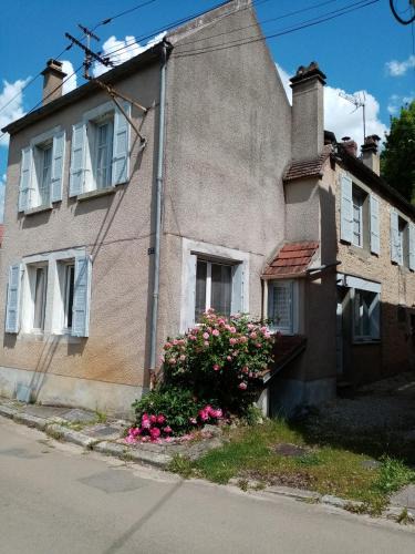 Chatel-Censoir House | GITE LES 27 ROSES ET PLUS