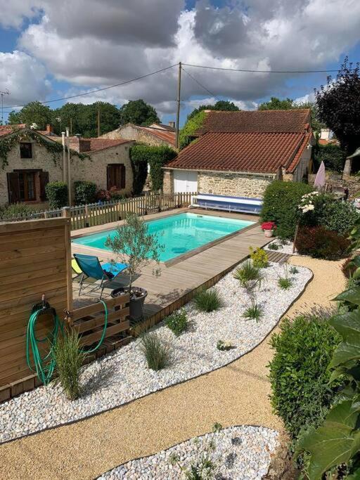 Le Champ-Saint-Pere House | Gite Les CIGOGNES