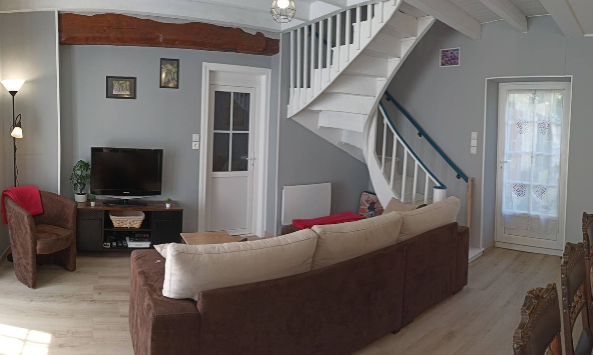 Vicq-sur-Gartempe House | Gite les Glycines, 10 pers (+2bebes), 4bedroom, 2bathroom