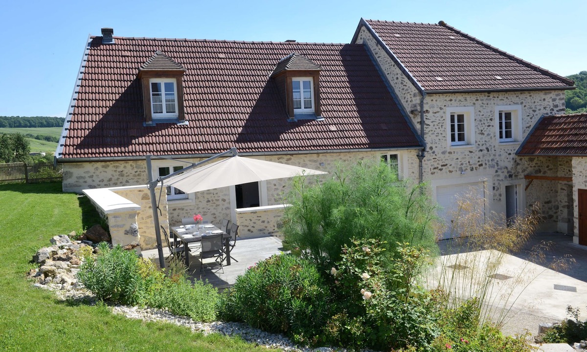 Nesle-le-Repons House | GITE LES HOULOTS, PEACE AND RELAXATION